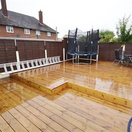 Fabulous 3 Bedroom House , Sleeps Up To 5-7 Guest. South Ockendon Eksteriør bilde